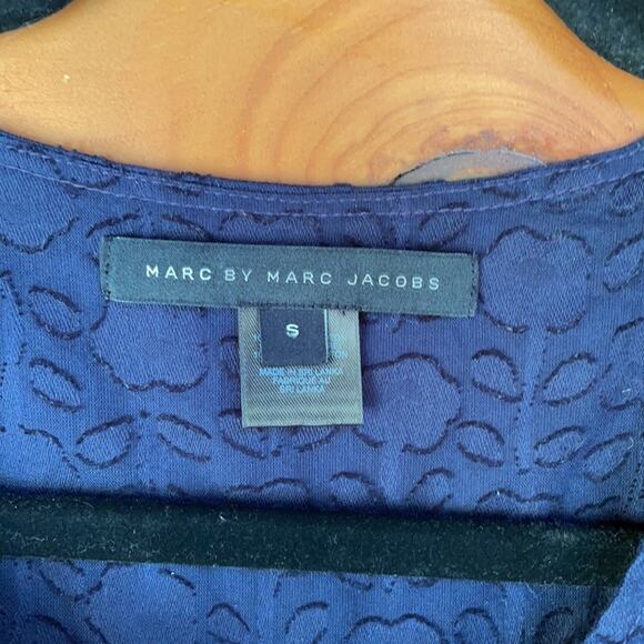 Marc by Marc Jacobs Blue V-Neck Pleated Fit & Flare Midi Dress Size Small - Picture 4 of 8